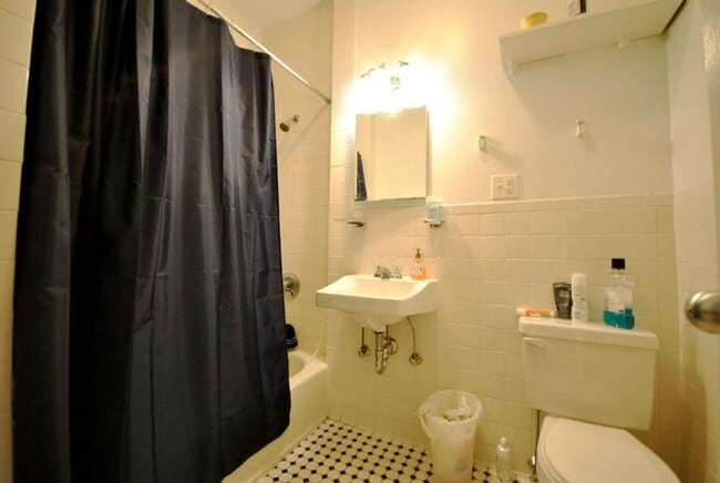 Building Photo - Brighton 3 Bed – Heat & Hot Water Included – Renovated – No Fee