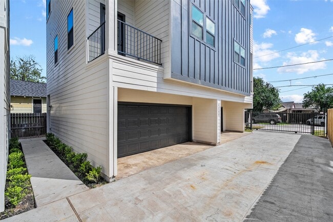 Building Photo - 4209 Allston St