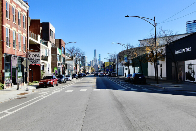 Building Photo - 1645 N Clybourn Ave