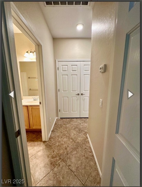 Building Photo - 6071 Saddle Horse Ave