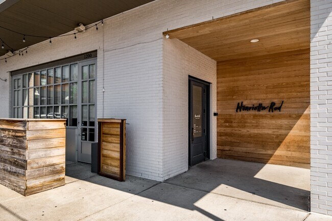 Building Photo - 1038 9th Ave N