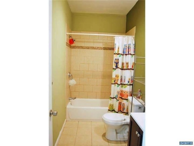 Bathroom - 1701 Master St