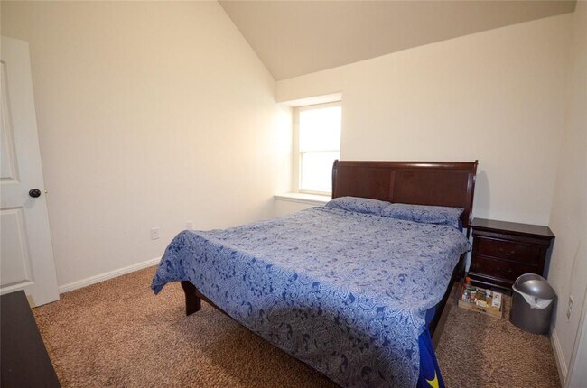 Building Photo - 5632 Sabbia Dr