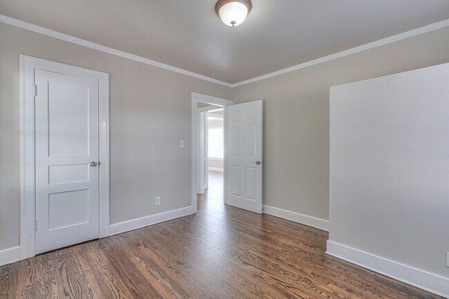 Building Photo - 1402 N Tennessee Blvd