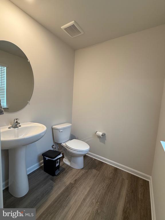 Building Photo - 115 Grasmere St