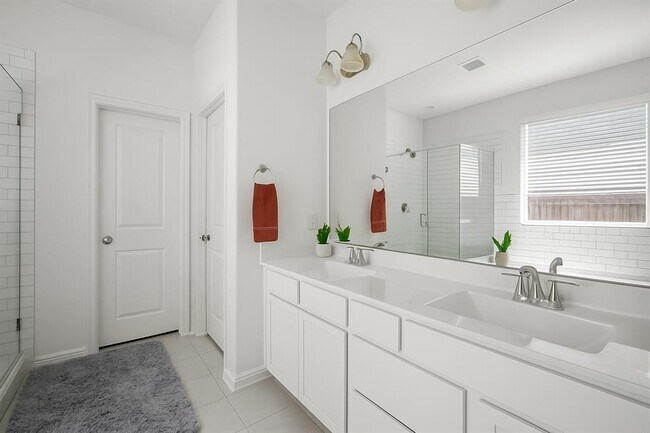 Building Photo - 104 Camella St