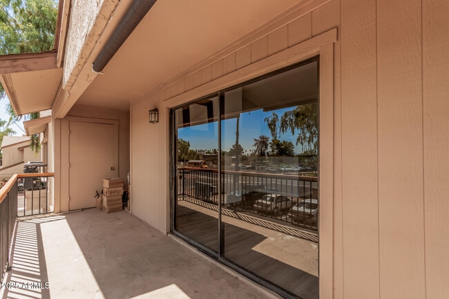 Building Photo - 6550 N 47th Ave