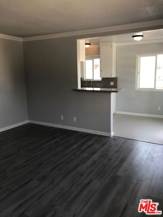 Building Photo - 2018 S Longwood Ave