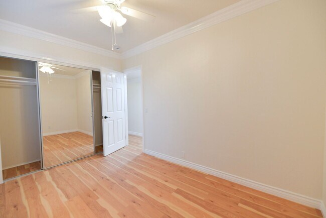 Building Photo - 412 Avenida Santa Barbara