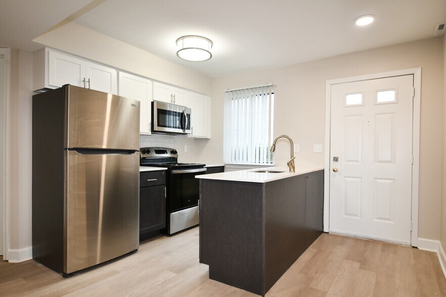 Bloomfield Villas 580 Bloomfield Village Blvd Auburn Hills MI 48326