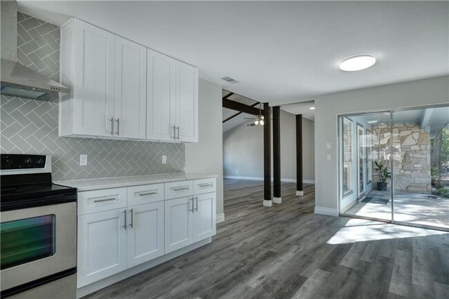 Building Photo - 13009 Sherbourne St