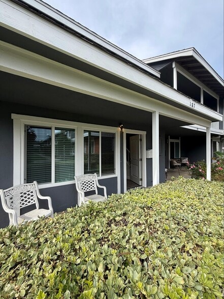Front Porch - 187 Morristown Ln