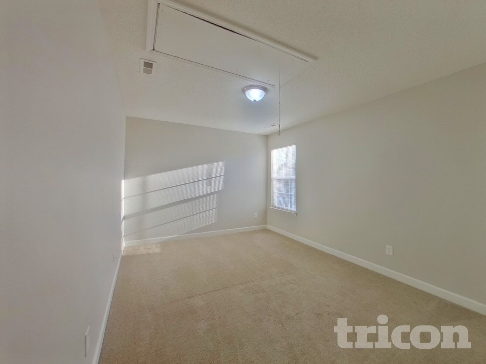 Building Photo - 9245 Simonton Dr