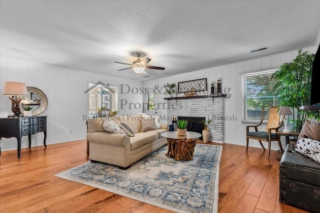 Building Photo - 1480 Spring Hill Cir