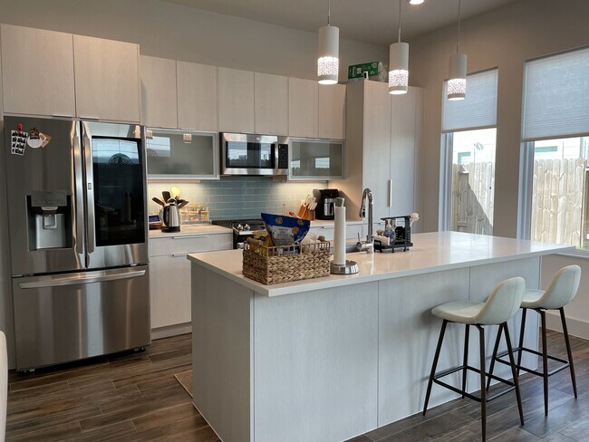 Building Photo - 4418 Bora Bora Ln