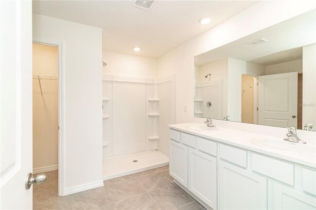 Building Photo - 9109 SW 45th Ter