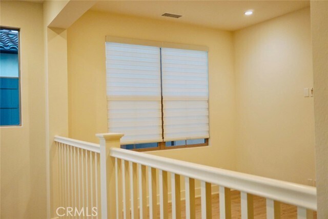 Building Photo - 112 AWNING