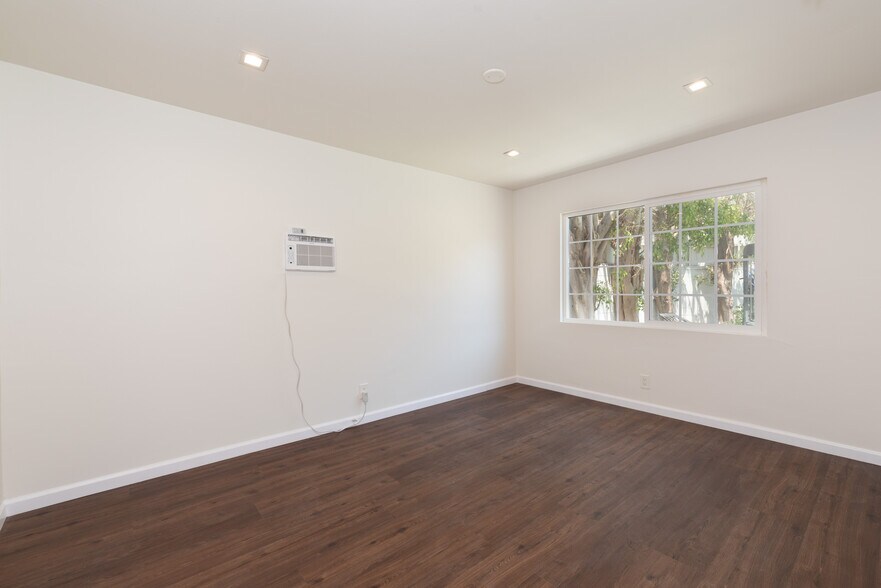 Building Photo - 3026 Inglewood Blvd