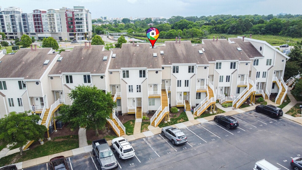 Building Photo - 100 Pinewood Rd