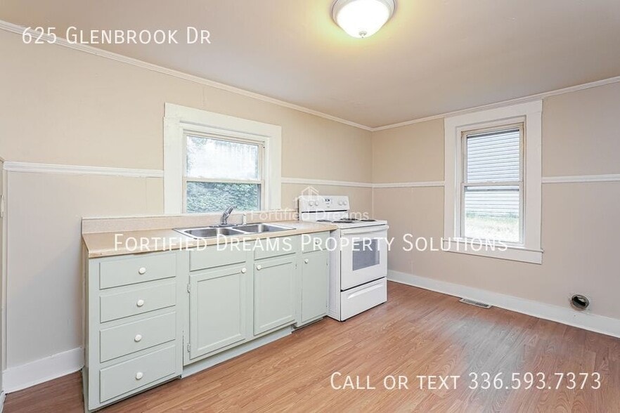Building Photo - 625 Glenbrook Dr