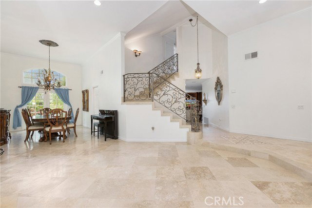 Building Photo - 25242 Bentwood