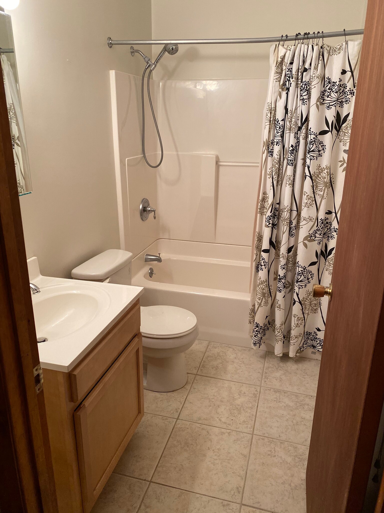 Building Photo - 2410 Jane St