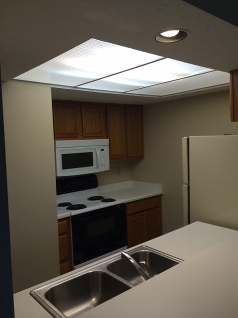 Kitchen - 1143 Bay Harbour Cir