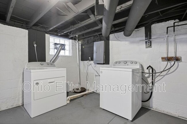 Building Photo - 1398 S Ohio Ave