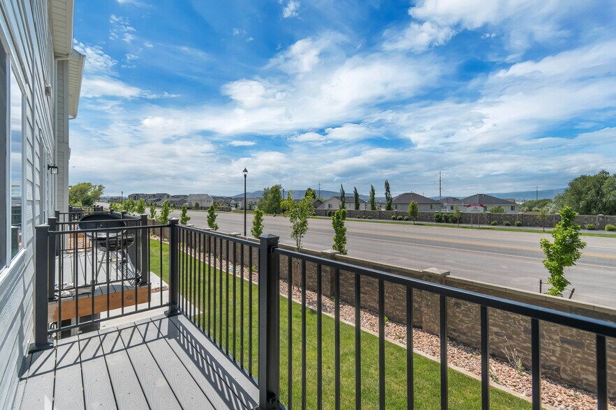 Building Photo - 1593 N 1870 E