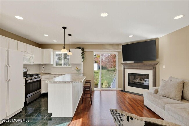 Building Photo - 7 Lucia Ct