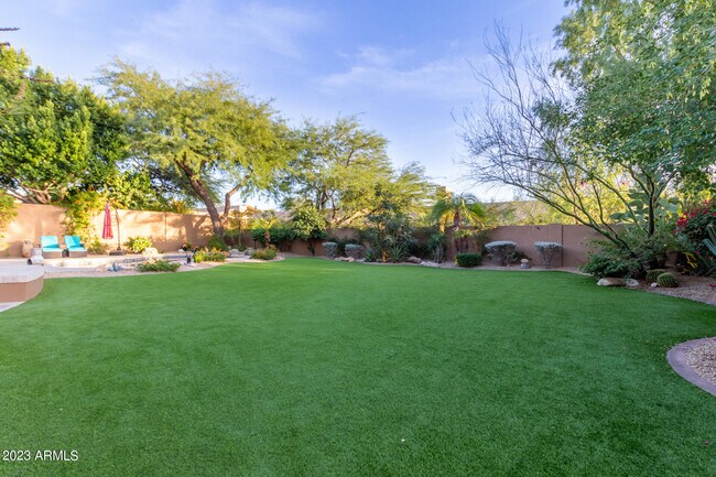 Building Photo - 8919 E Cll Del Palo Verde