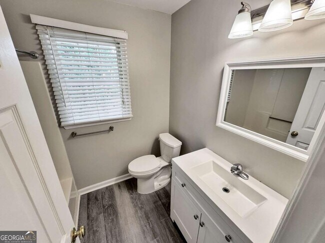 Building Photo - 4051 Coyte Dr