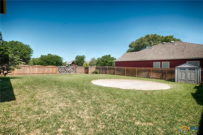 Building Photo - 606 Fairmont Dr