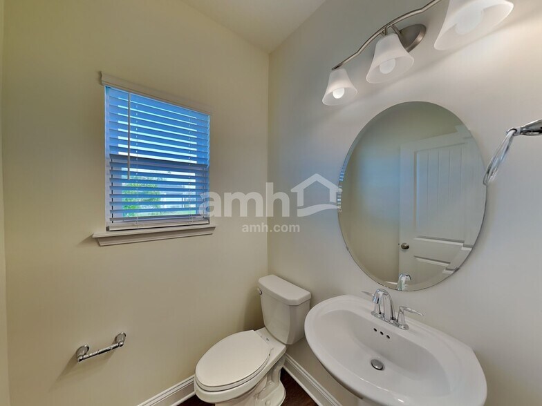 Building Photo - 3102 Creek Village Ln