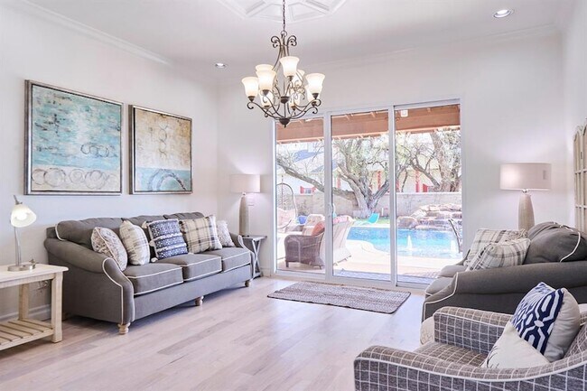 Building Photo - 13300 SW 38th St