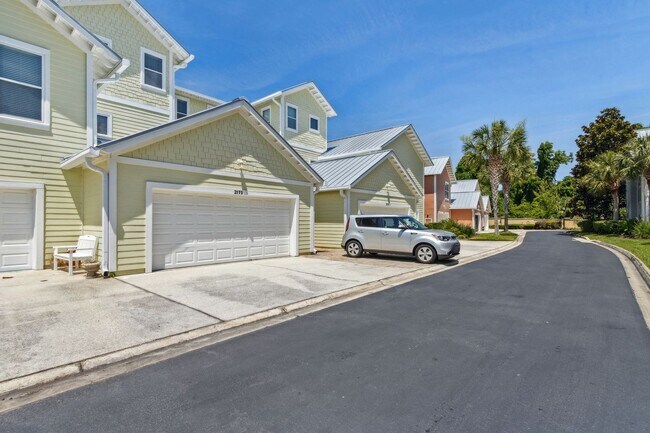 Building Photo - Cape Sound Condo