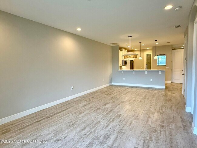Building Photo - 7634 Loren Cove Dr