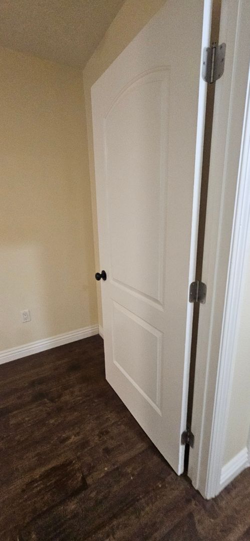 Building Photo - 75(611)