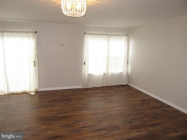 Building Photo - 4 Winton Ln