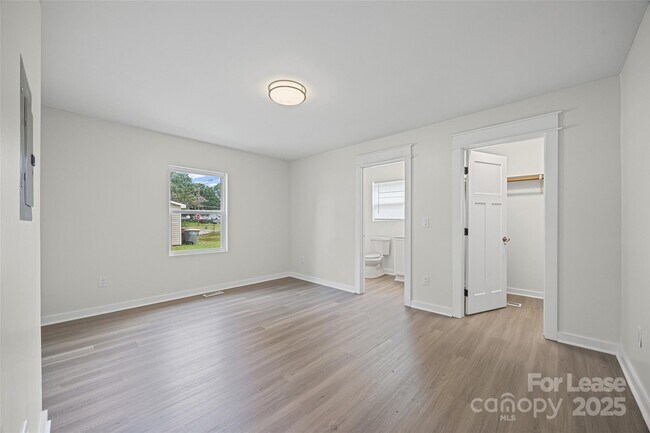 Building Photo - 1204 Bel Aire Ave