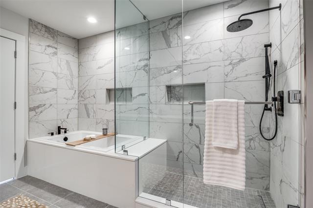 Building Photo - 8119 Douglas Ave