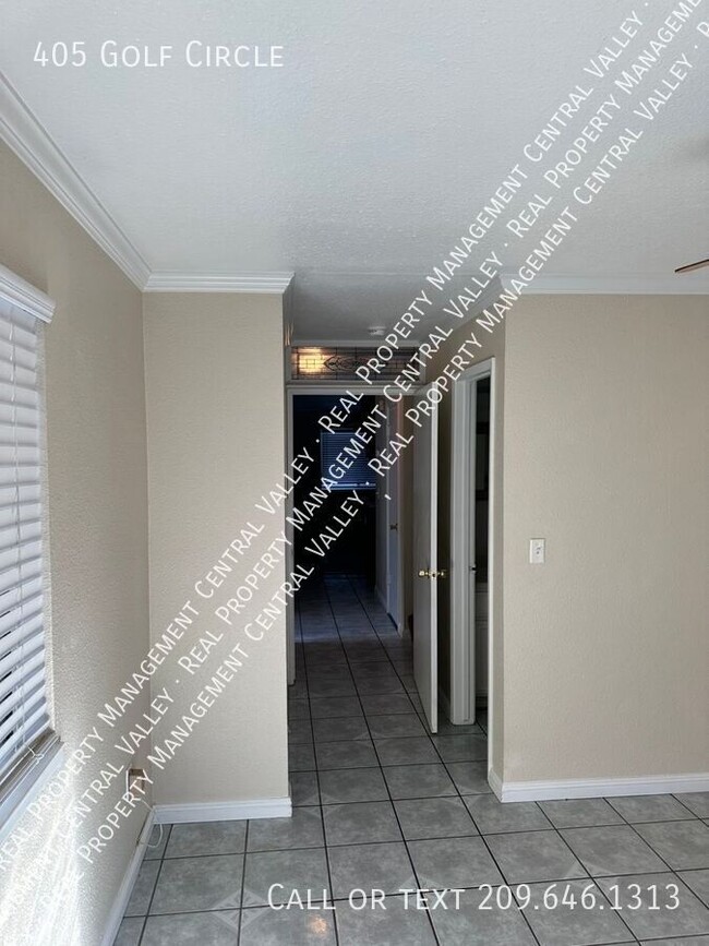 Building Photo - Manteca Golf Villa 3 Bedroom Home