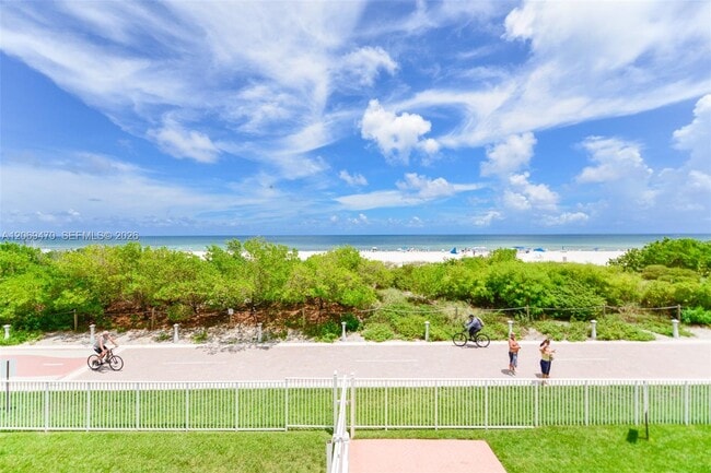 Building Photo - 5601 Collins Ave