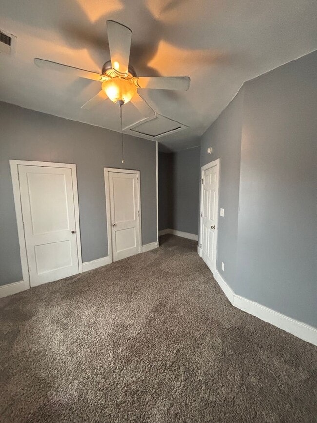 Building Photo - 2337 E 5th Ave