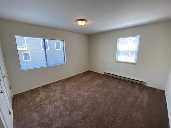 Building Photo - 739 W Franklin St