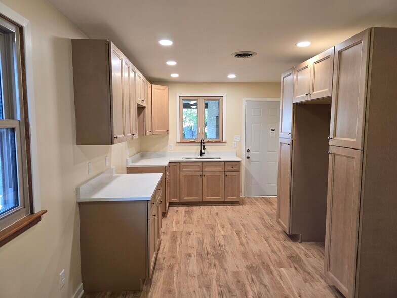 Kitchen 1 - 625 13th St