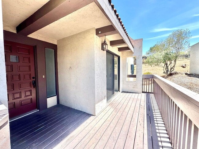 Building Photo - AVAILABLE NOW: BIG College Area Townhome 4bd/2.5ba HUGE garage, AC, pool, W/D