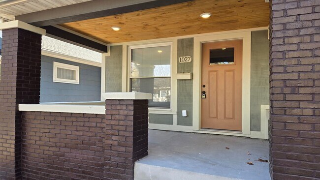 Building Photo - Fully Remodeled Historic Garfield Park Cha...