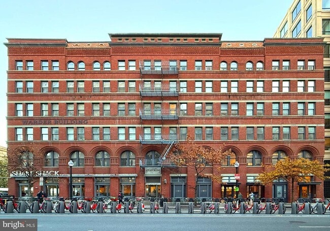 Building Photo - 515 9th St NW