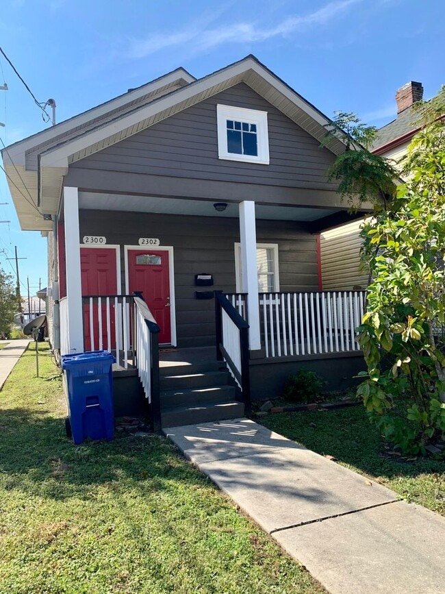 Building Photo - 2300-02 Gravier